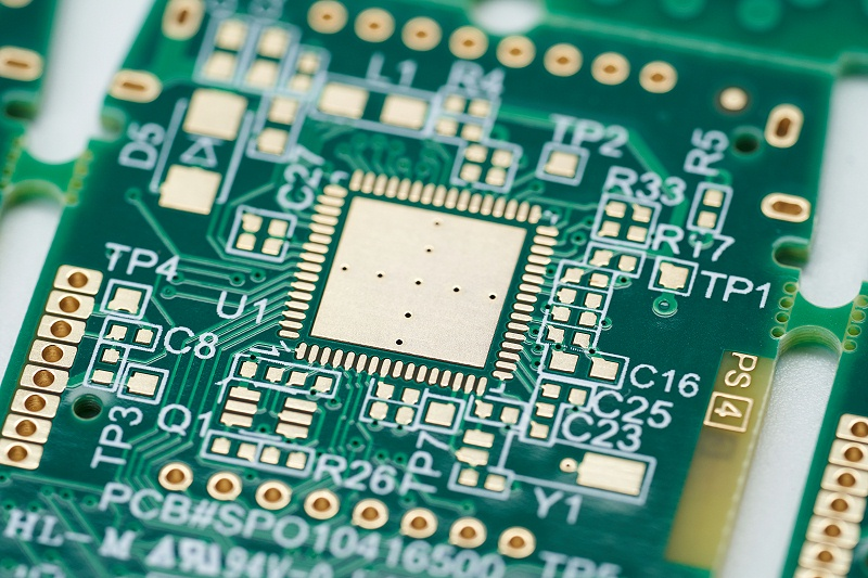 Producenci PCB pomagają zrozumieć, jak rozpoznać zalety i wady podłoża płytki drukowanej